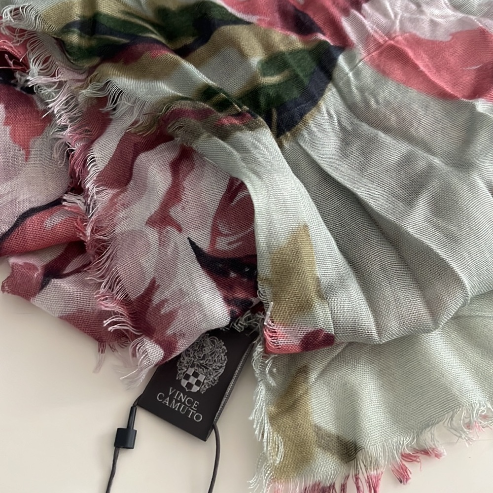 NWT VINCE CAMUTO SCARF! - Picture 2 of 4
